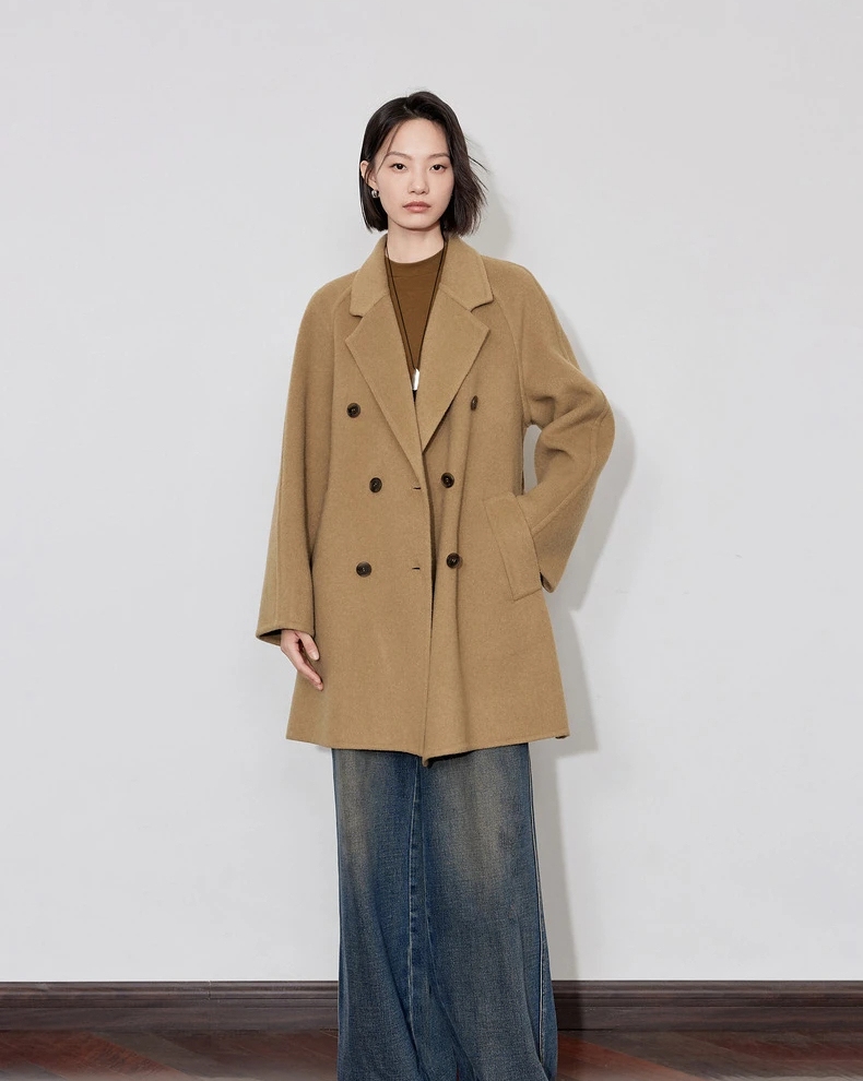 Elegant Double-Breasted Wool Coat for Women - Image 5