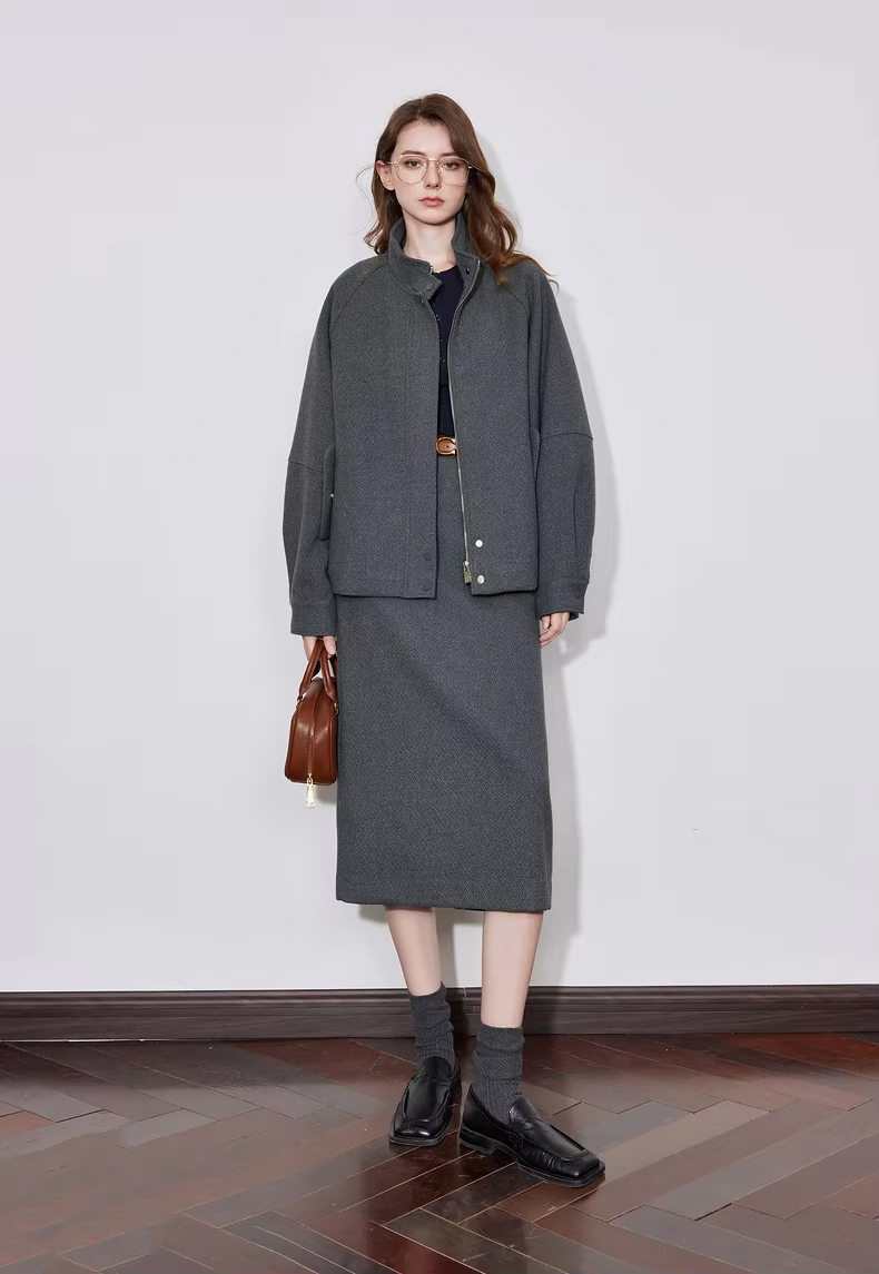 Women’s Lantern Sleeve Woolen Coat with Zipper Closure - Image 5