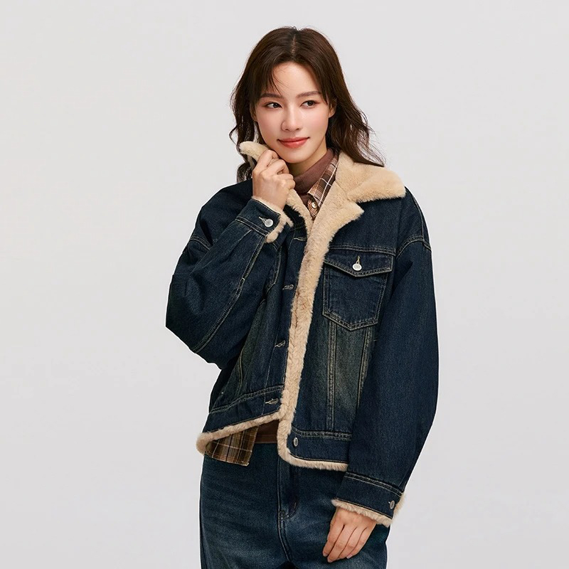 Women's Winter Denim Jacket with Patchwork Fur and Quilted Design - Image 3