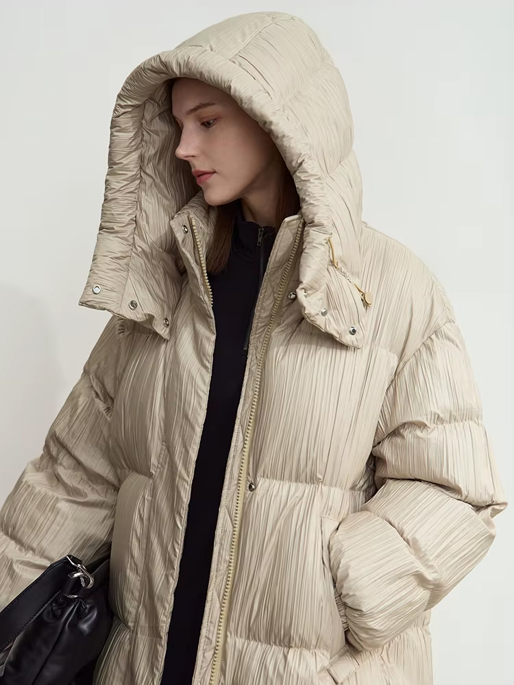Minimalist Women's Winter Down Jacket with Detachable Hood & Pleated Texture - Image 4