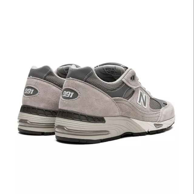 New Balance Women’s Dark Grey Sneakers - Image 6