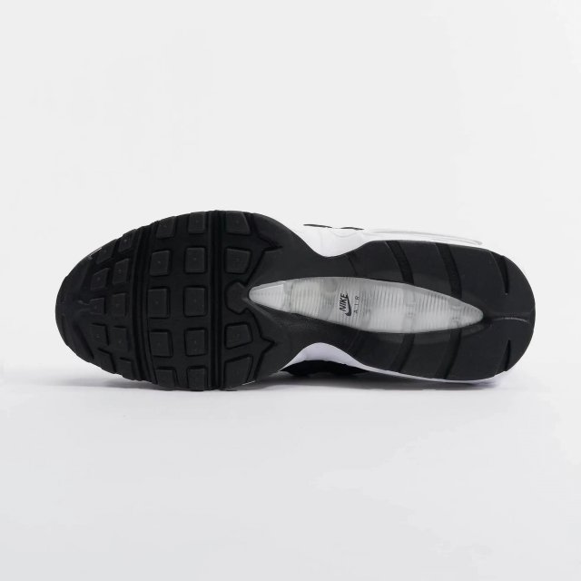 Nike Women's Leather & Rubber Fall/Winter Shoes - Image 4