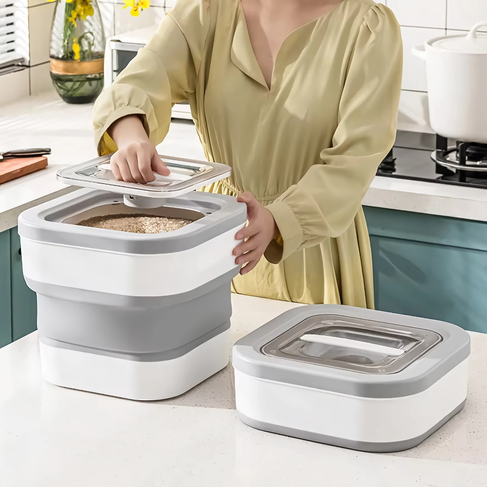 Foldable Pet Food Storage Container with Sealing Lid – Moisture-Proof & Space-Saving