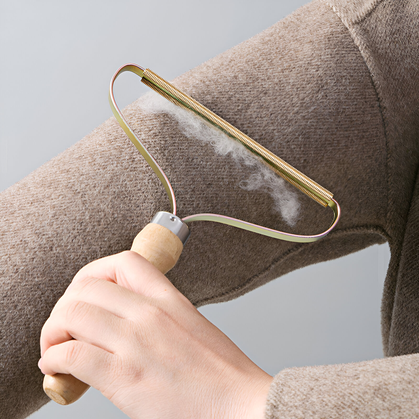 Mini Portable Lint Remover Cleaning Home & Garden https://fairsmartshop.com/mini-portable-lint-remover/