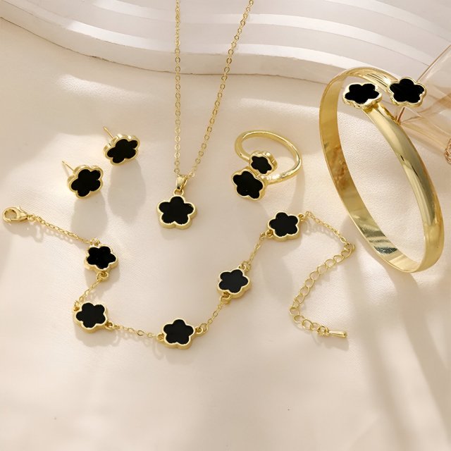 Lucky Five-Leaf Clover Jewelry Set