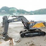 1:14 Scale RC Excavator with 22 Channels and 680° Rotation