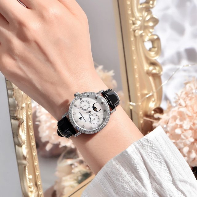 Elegant Women's Quartz Watch with Sapphire Crystal & Luminous Dial - Image 4