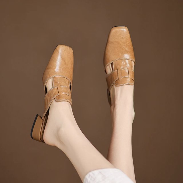 Women's Summer Leather Mules with Pointed Toe and Chunky Heel - Image 6