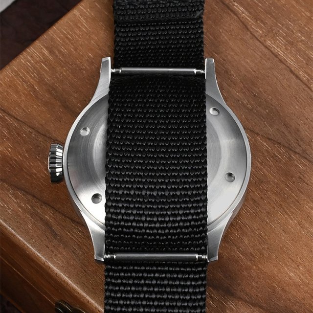Men's Automatic Pilot Watch with Nylon Strap and Sapphire Glass - 38.5mm Military Style - Image 5