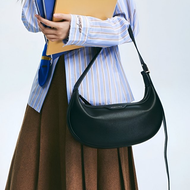 Chic Half Moon Leather Crossbody Bag - Image 3