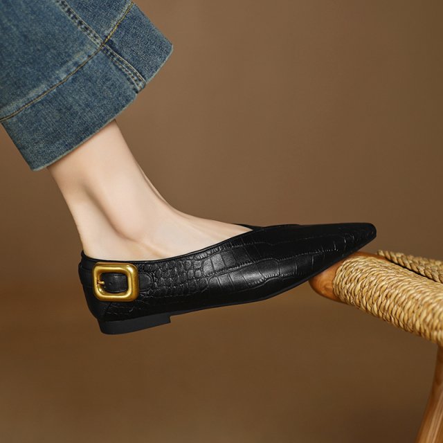 Women's Retro Leopard Print Pointed Toe Ballet Pumps - Image 3