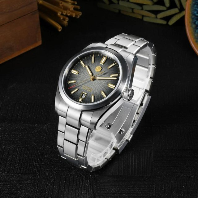 Luxury Automatic Dress Watch with Enamel Dial and Mechanical Movement - Image 4