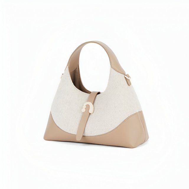 Chic Triangle Leather Crossbody Bag - Image 5