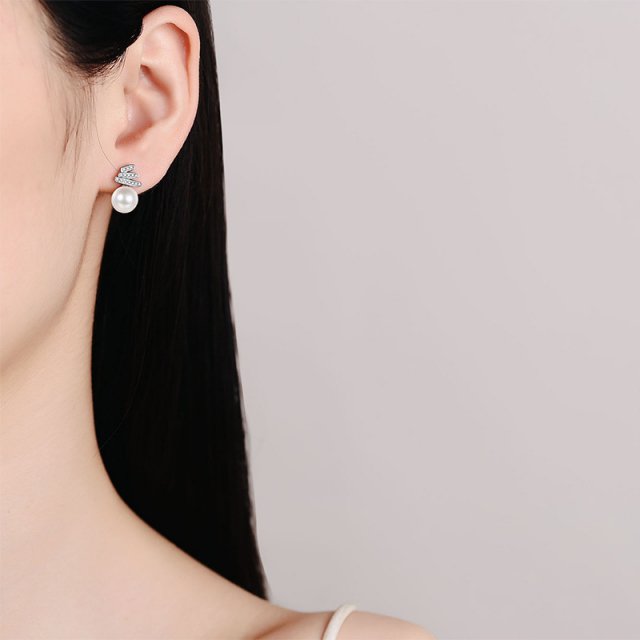 925 Silver Pearl Moissanite Stud Earrings Elegant Minimalist Jewelry for Women - Image 5