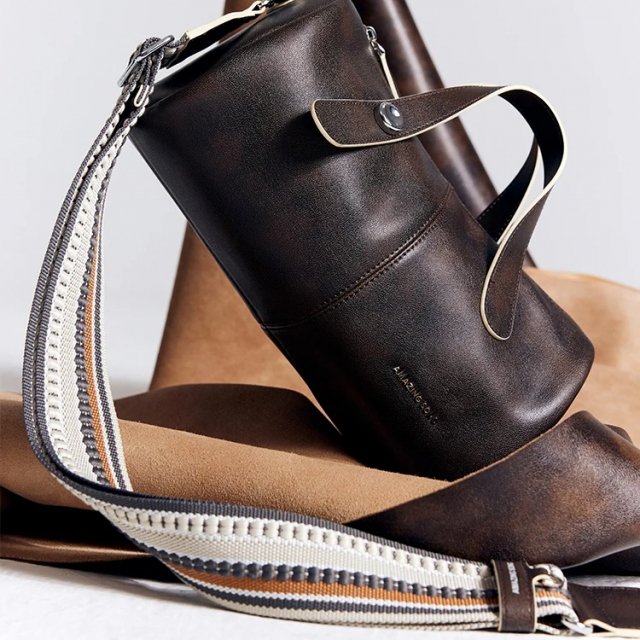 Chic Split Leather Bucket Bag - Image 6