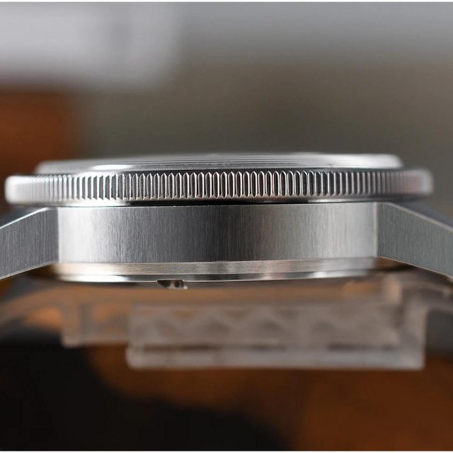 Retro Pilot Chronograph Quartz Watch - Image 6