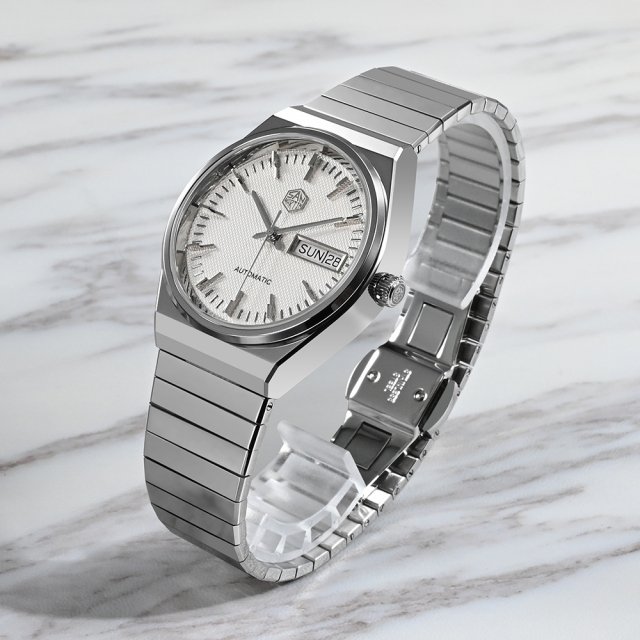 Luxury 37mm Automatic Dress Watch with Sapphire Crystal & Day-Date Display - Image 4