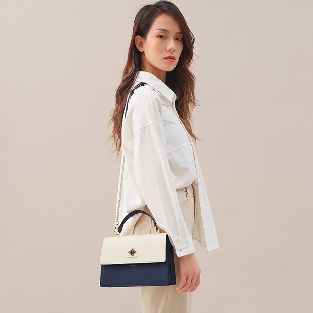 Women's Leather Bee Shoulder Bag - Image 6