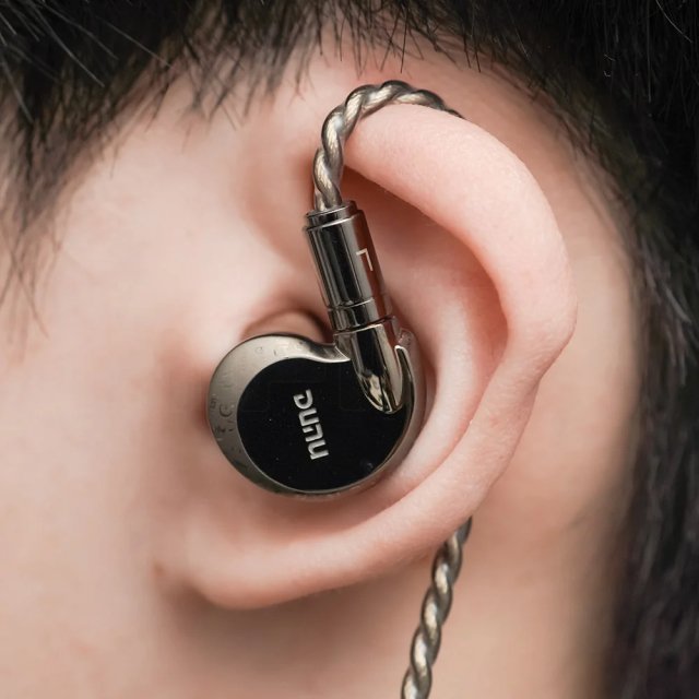 High-Performance Titanium Grey Dynamic Driver IEMs with Swappable Filters - Image 7