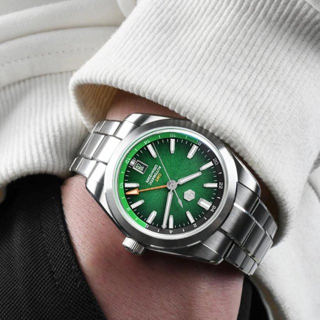 39mm Automatic GMT Watch with Enamel Dial and Sapphire Crystal Glass - Image 3