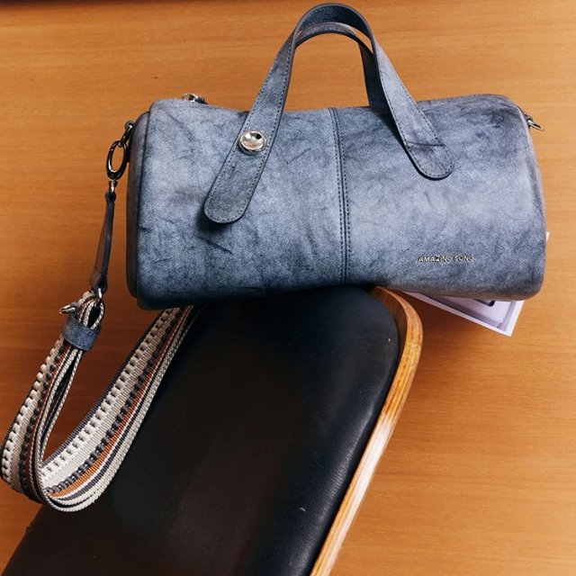Chic Split Leather Bucket Bag - Image 5