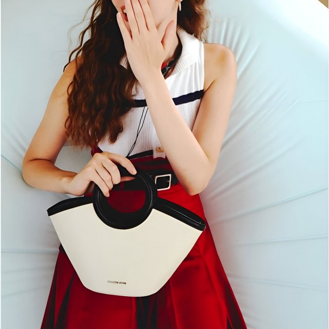Vintage Leather Crossbody Shell Bag - Image 5