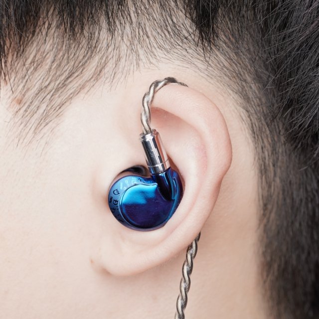 Hi-Res Dynamic Driver Earphones - Image 6