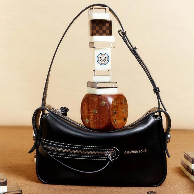 Stylish Mahjong Baguette Shoulder & Handbag – Premium Split Leather Design - Image 4