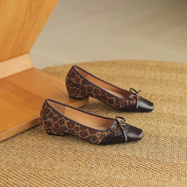 Leopard Print Leather Loafers for Women with Square Toe and Brogue Detail - Image 4