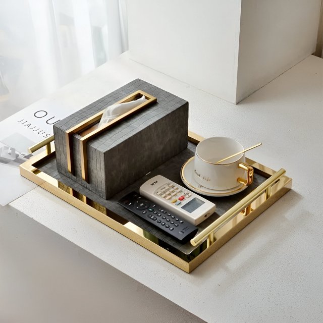 Modern European Leather Tissue Box - Image 4
