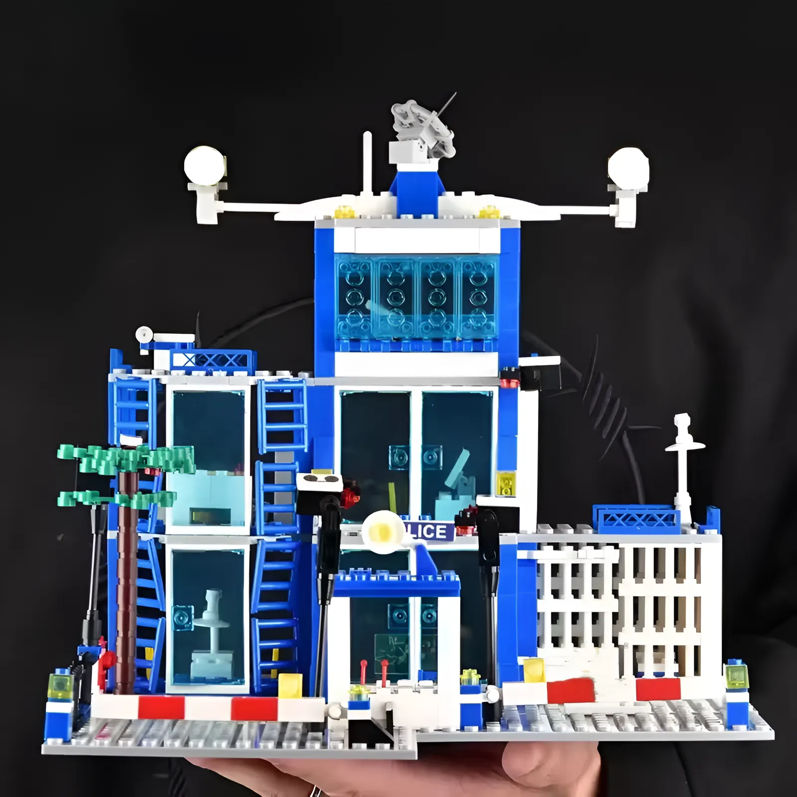 760PCS City Police Station Building Set with SWAT Trucks & 10 Officers - Image 3