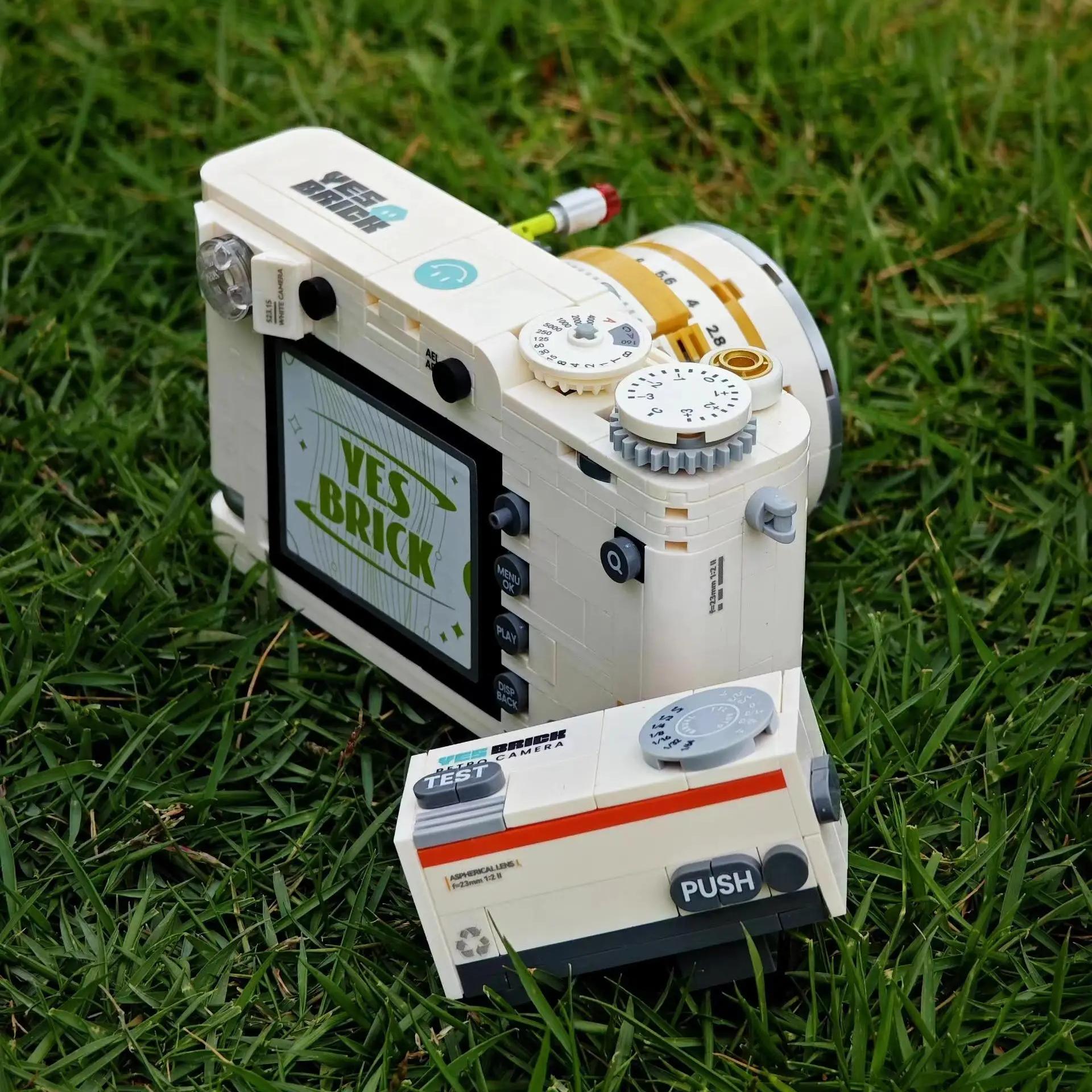 Retro Camera DIY Mini Brick Set - Image 6