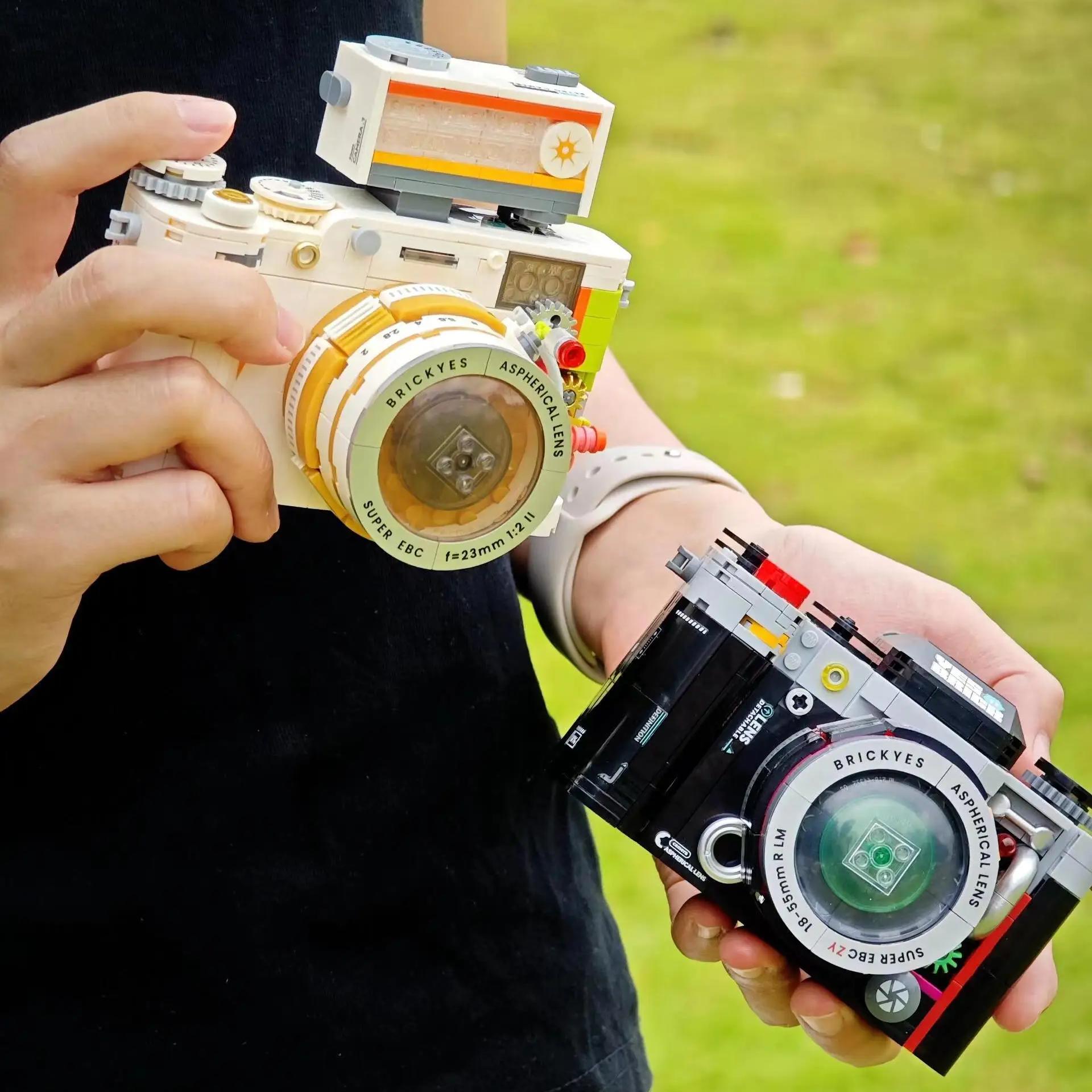 Retro Camera DIY Mini Brick Set - Image 2