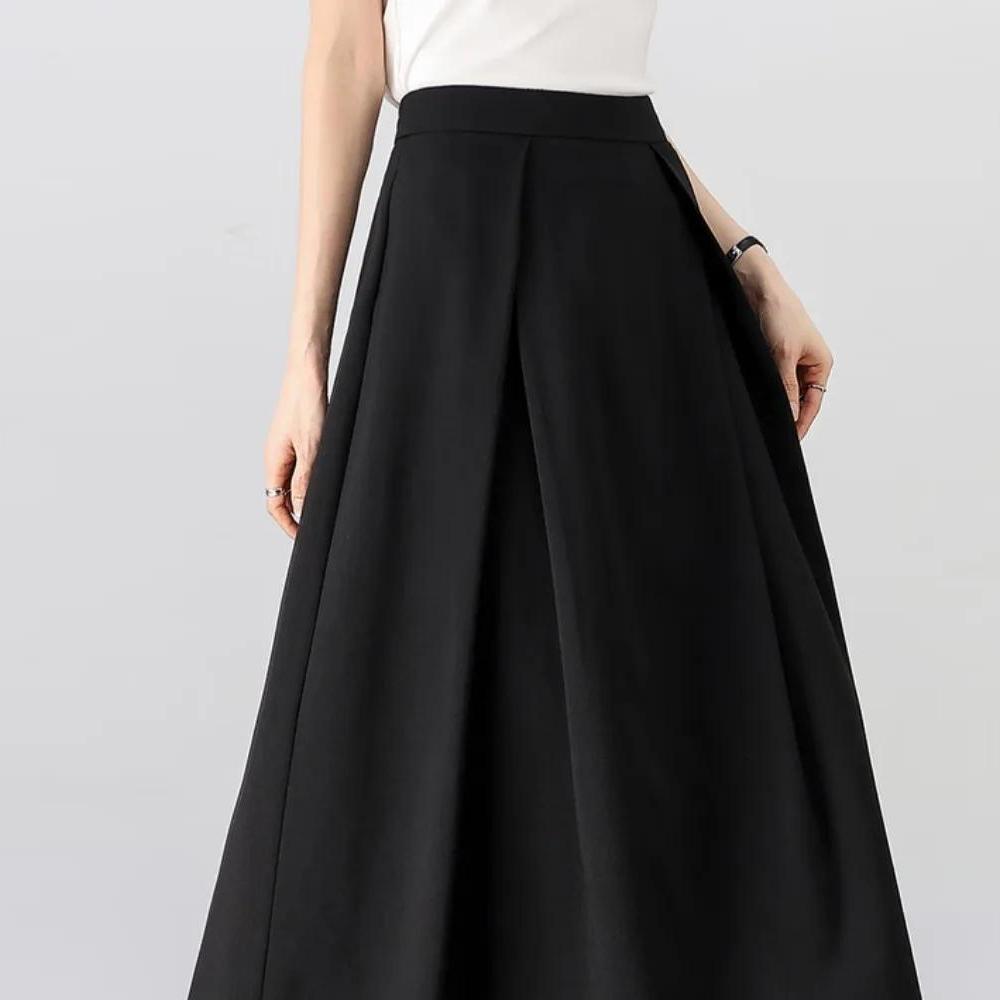 Black skirt