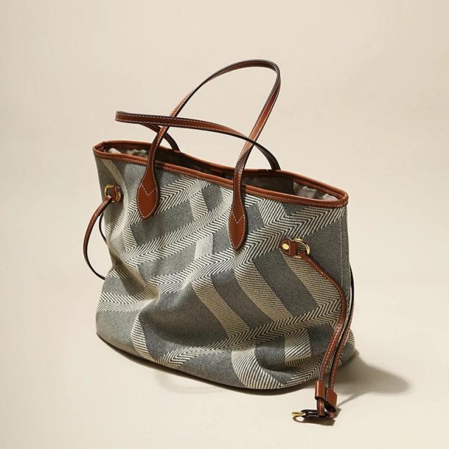Elegant Women's Canvas Beach Tote Bag – Durable Shoulder Handbag for Everyday Use